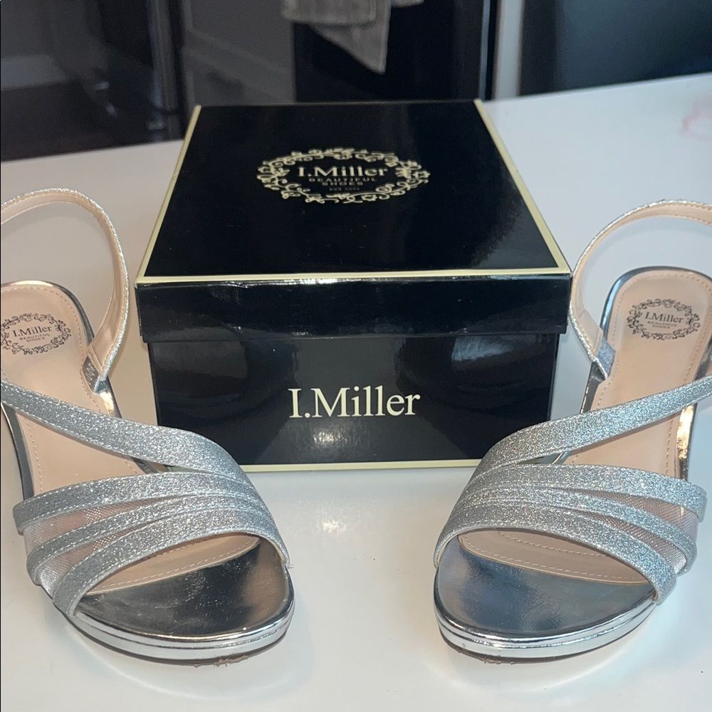 I. Miller Silver Glitter Women's Heels Size 6.5 Pre-Loved w/ Original Box - Picture 3 of 11